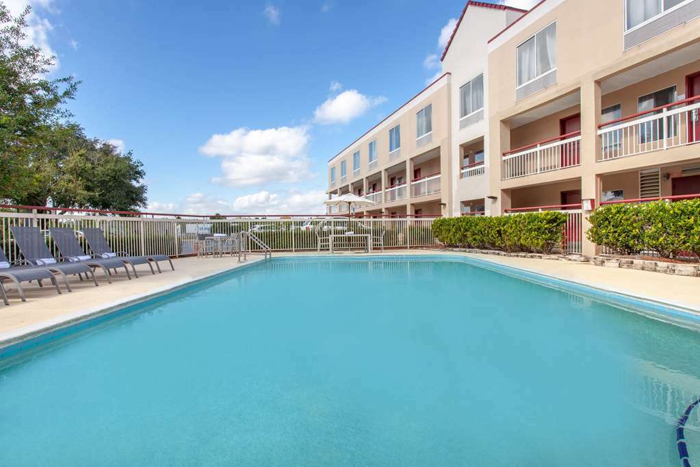 Hotel Quality Inn Orlando Near International Drive 3*