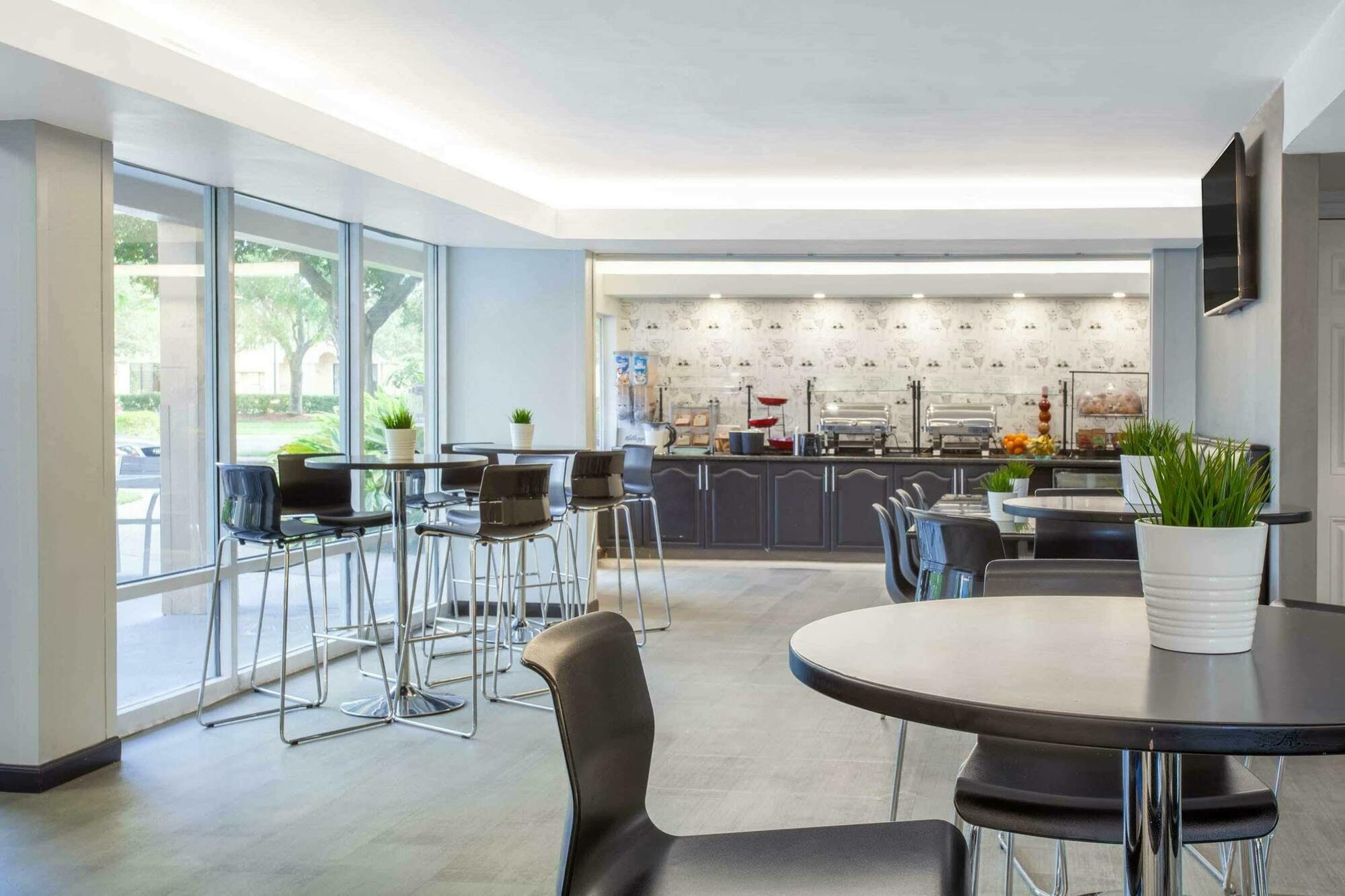Quality Inn Orlando Near International Drive Hotel 3*